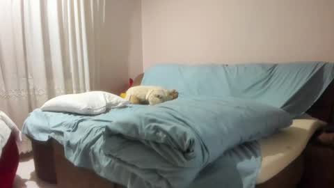 Issabelle online show from December 2025 05:35:01 AM