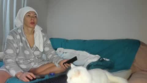 Issabelle online show from February 2026 03:57:02 AM