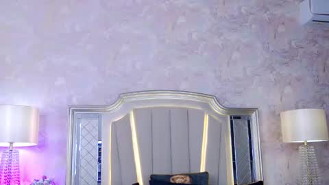 Issadorra online show from March 2025 10:19:01 AM