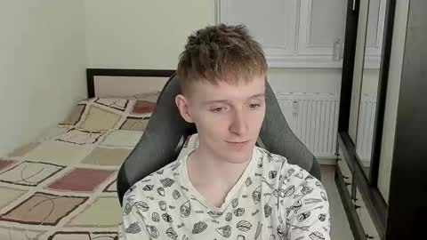 Ethan online show from September 2025 03:01:01 PM