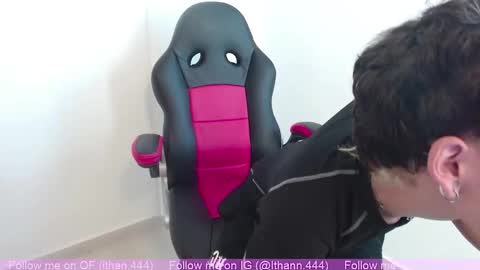 Snapshot of ithan_rose chatting on September 2025 12:26:01 PM Ithan online show from September 2025 12:26:01 PM