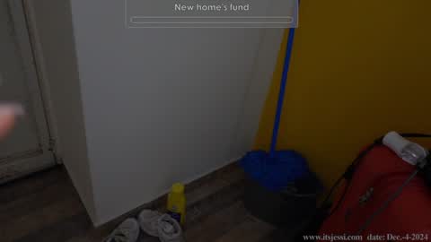 Snapshot of its_jessi chatting on December 2024 07:56:02 PM Jessi online show from December 2024 07:56:02 PM