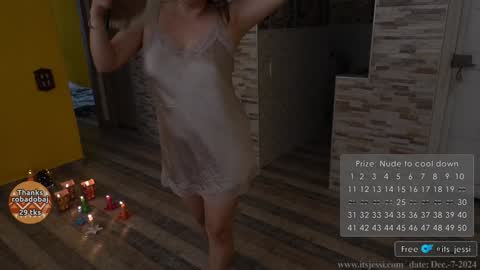 Snapshot of its_jessi chatting on December 2024 07:43:02 PM Jessi online show from December 2024 07:43:02 PM