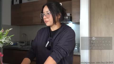 Snapshot of its_jessi chatting on September 2025 08:23:01 PM Jessi online show from September 2025 08:23:01 PM