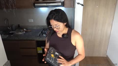 Snapshot of its_jessi chatting on October 2025 08:43:02 PM Jessi online show from October 2025 08:43:02 PM