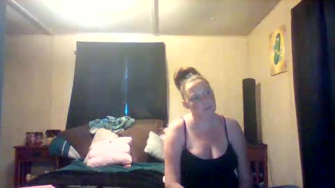 Snapshot of its_kimber chatting on April 2026 04:04:02 PM its kimber online show from April 2026 04:04:02 PM