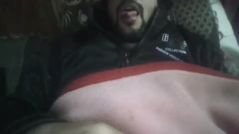 Snapshot of its_me_2323 chatting on February 2025 07:01:02 AM its_me_2323 online show from February 2025 07:01:02 AM