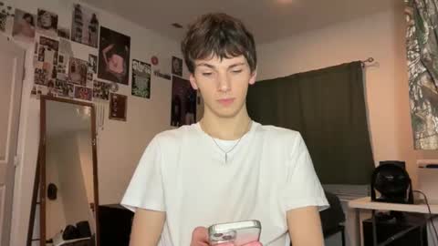 Snapshot of its_rowan chatting on September 2025 01:32:02 AM Rowan online show from September 2025 01:32:02 AM