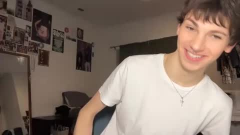 Snapshot of its_rowan chatting on October 2025 01:42:02 AM Rowan online show from October 2025 01:42:02 AM