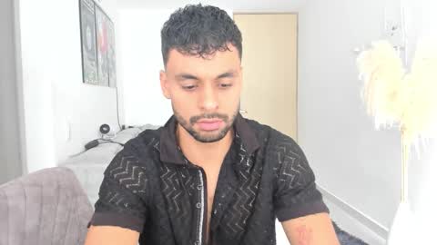 Snapshot of itsgeo1111 chatting on October 2025 06:43:01 PM CALL ME GEO online show from October 2025 06:43:01 PM