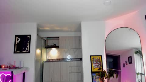 Snapshot of itslau_ chatting on December 2024 02:48:02 AM lau online show from December 2024 02:48:02 AM