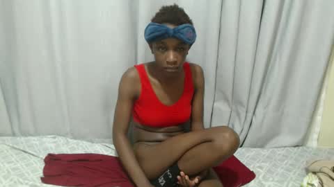 Laynne online show from October 2025 07:14:02 PM