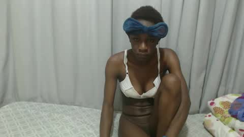 Laynne online show from November 2025 07:50:01 AM