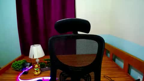 itsmeloveypinay online show from November 2025 05:07:02 AM