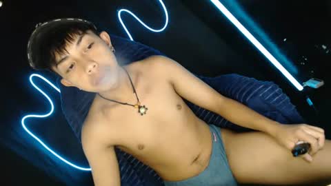 Snapshot of itsyourcummerboy_xx chatting on July 2026 05:33:02 AM Kyle online show from July 2026 05:33:02 AM
