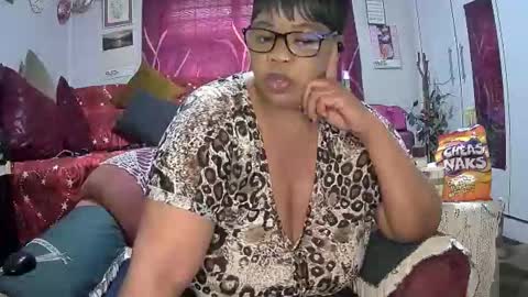 itumeleng74 online show from October 2025 05:12:01 PM