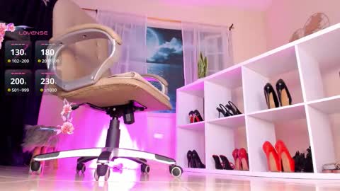 Snapshot of itzel__ chatting on November 2025 01:39:02 PM Call me Itzel online show from November 2025 01:39:02 PM