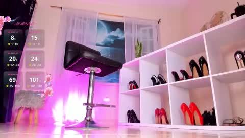 Snapshot of itzel__ chatting on November 2025 01:15:01 PM Call me Itzel online show from November 2025 01:15:01 PM