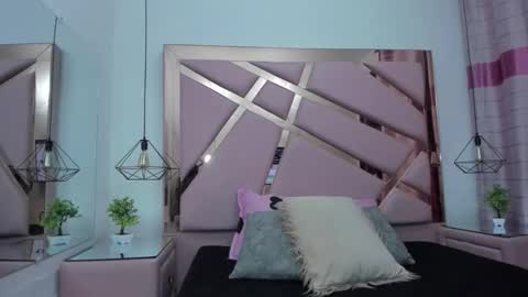 IvonJanice online show from October 2025 01:23:02 PM