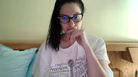 Snapshot of ivoryorchid chatting on January 2025 07:23:02 PM Ivory online show from January 2025 07:23:02 PM