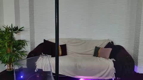 Celine online show from October 2025 05:19:01 AM