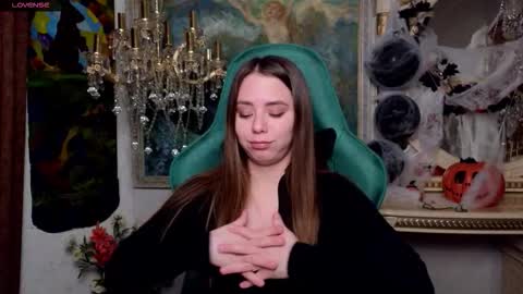 ivorywood_ online show from October 2025 11:16:01 AM