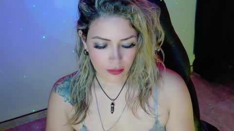 Diana Rojas  online show from November 2025 02:33:02 AM