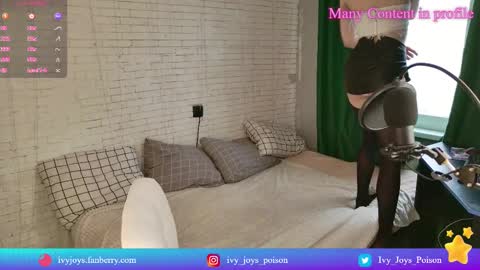 Snapshot of ivy_joys chatting on February 2025 10:29:02 AM I v y online show from February 2025 10:29:02 AM