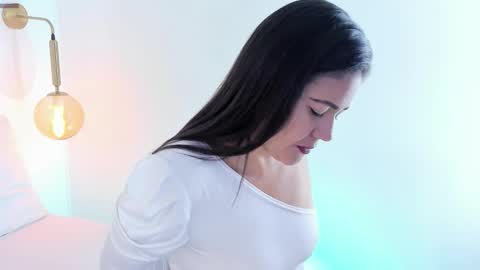 Ivy  online show from November 2025 01:44:02 PM