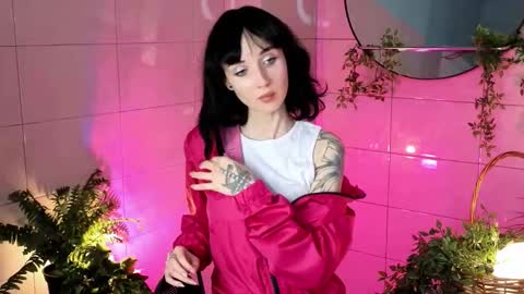 Snapshot of ivymotion chatting on November 2025 03:02:01 PM Ivy online show from November 2025 03:02:01 PM