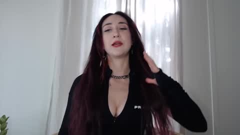 Ivy Rosie online show from November 2025 04:17:02 PM