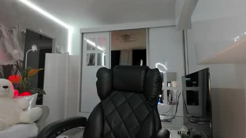 Ivy Belle online show from February 2026 05:48:01 AM