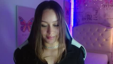 Snapshot of ivyy_crystal chatting on February 2025 12:10:01 AM Ivy online show from February 2025 12:10:01 AM