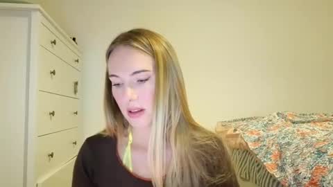 ivyyy1995 online show from October 2025 05:04:02 PM