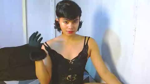 iya143 online show from October 2025 05:43:02 AM