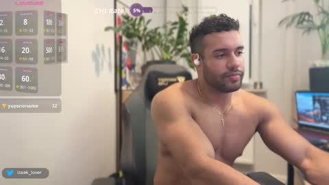 Snapshot of izaak_lover chatting on September 2025 11:37:02 PM Izaak online show from September 2025 11:37:02 PM