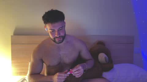 Snapshot of izaak_lover chatting on May 2026 10:40:02 PM Izaak online show from May 2026 10:40:02 PM