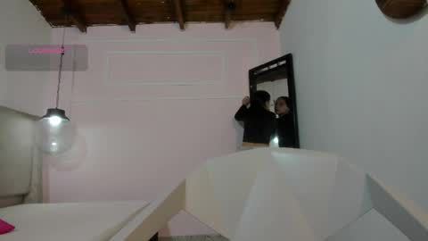 izelevans online show from April 2026 09:04:01 AM