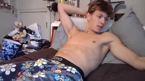 Snapshot of izzame2 chatting on October 2025 08:31:01 PM Willis online show from October 2025 08:31:01 PM