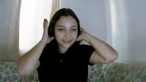 izzy_32 online show from February 2026 03:10:01 PM