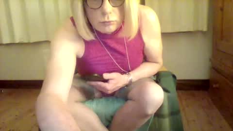 izzy_mchoney online show from May 2026 11:45:02 PM