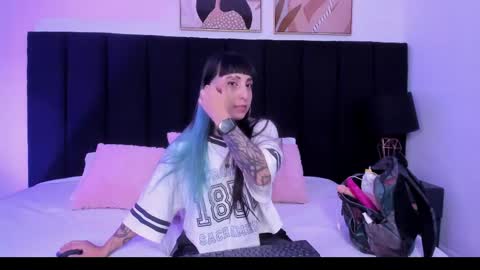 Izzy moon online show from June 2026 11:49:02 AM