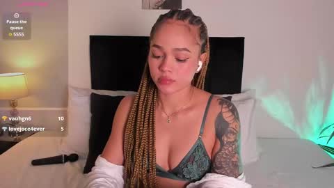 Snapshot of izzy_vega chatting on March 2025 01:58:02 AM Izzy vega  online show from March 2025 01:58:02 AM