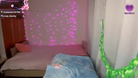 Snapshot of izzyholly chatting on April 2026 12:29:02 PM K A T E I have great pvt hot shows with dildos shows in pantyhose I love to squirt fabulously online show from April 2026 12:29:02 PM