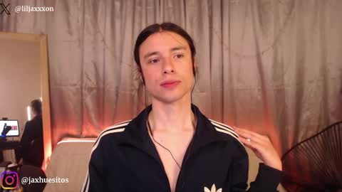 Snapshot of j_a_x_x_x_o_n chatting on June 2026 12:10:02 PM Hey im Jaxxxon check my info online show from June 2026 12:10:02 PM