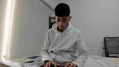 Snapshot of j_martony chatting on November 2025 12:07:01 PM j_martony online show from November 2025 12:07:01 PM