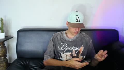 INDEPENDENT MODEL online show from January 2025 03:00:02 PM