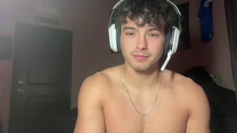 Snapshot of jackcolletto chatting on February 2026 01:24:01 AM bigenoughtohug online show from February 2026 01:24:01 AM