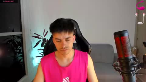 Snapshot of jacob_ferrer chatting on June 2026 02:14:01 AM JACOB FERRER online show from June 2026 02:14:01 AM