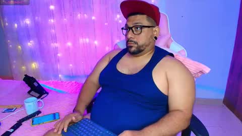 Snapshot of jacoob_woods chatting on February 2025 04:58:01 AM daddy sir master bear online show from February 2025 04:58:01 AM